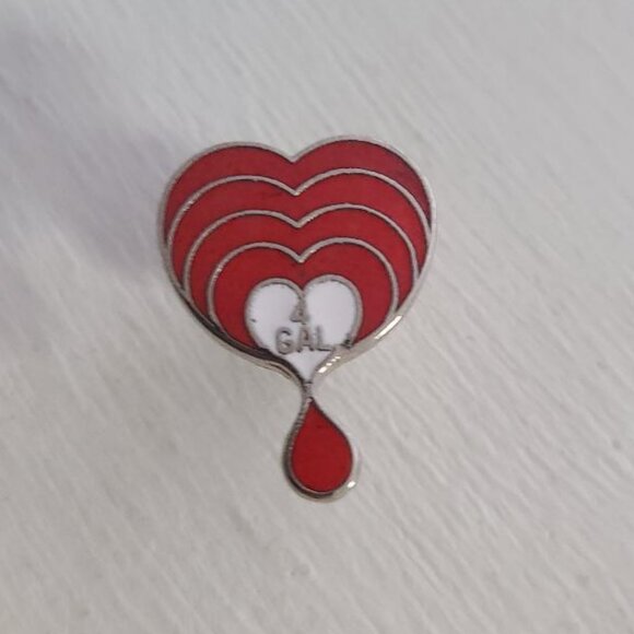 Blood Drive Four 4  Gallon Award Vintage Lapel Pin Tie Tack - Bleeding Heart Pin - Picture 2 of 4